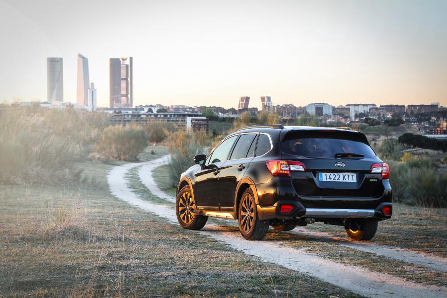  Subaru Outback Eco Bi-Fuel Black Edition 2019 года  (фото 7 из 15)